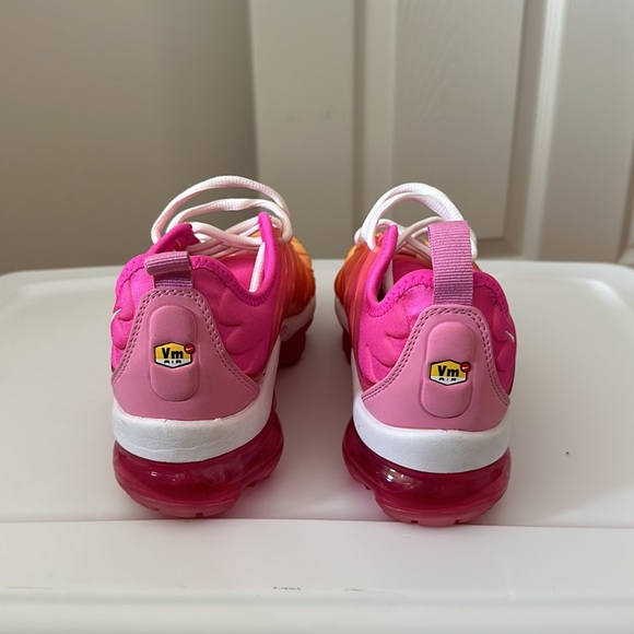 Nike Vapormax Plus - Picture 2 of 4